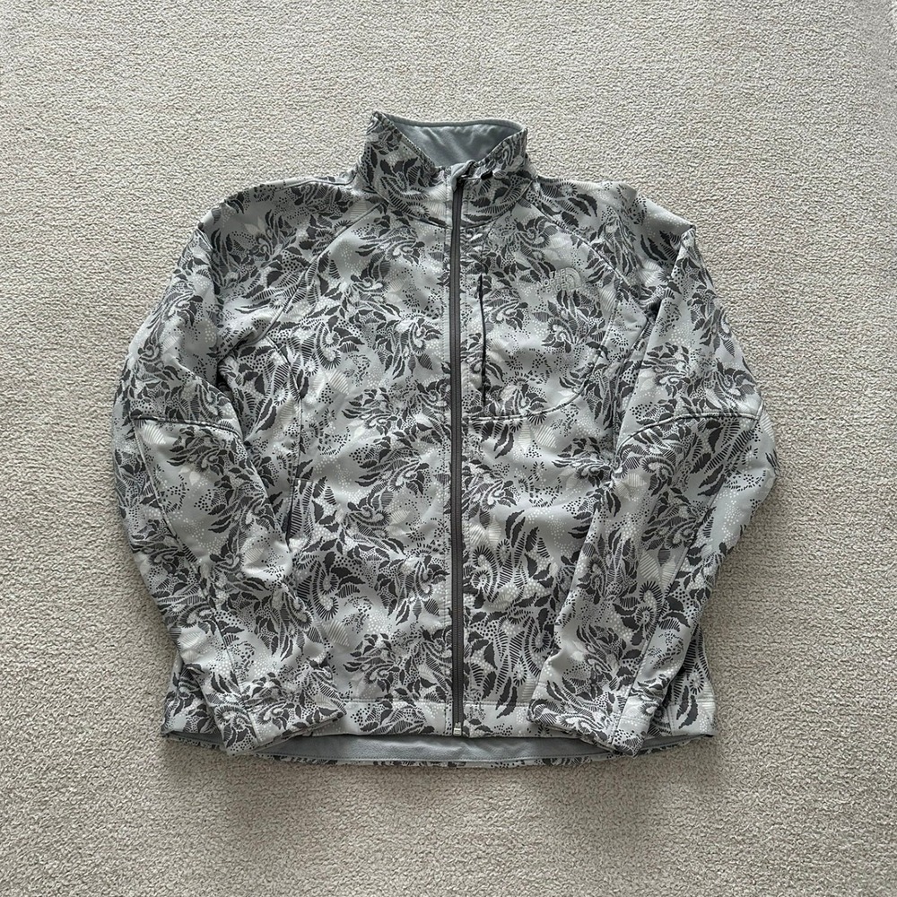 The Northface Women's Apex Bionic Softshell Jacket size Medium in Grey